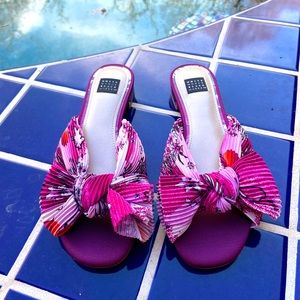 Pink Floral Print Crinkle Slides, size 7.5
